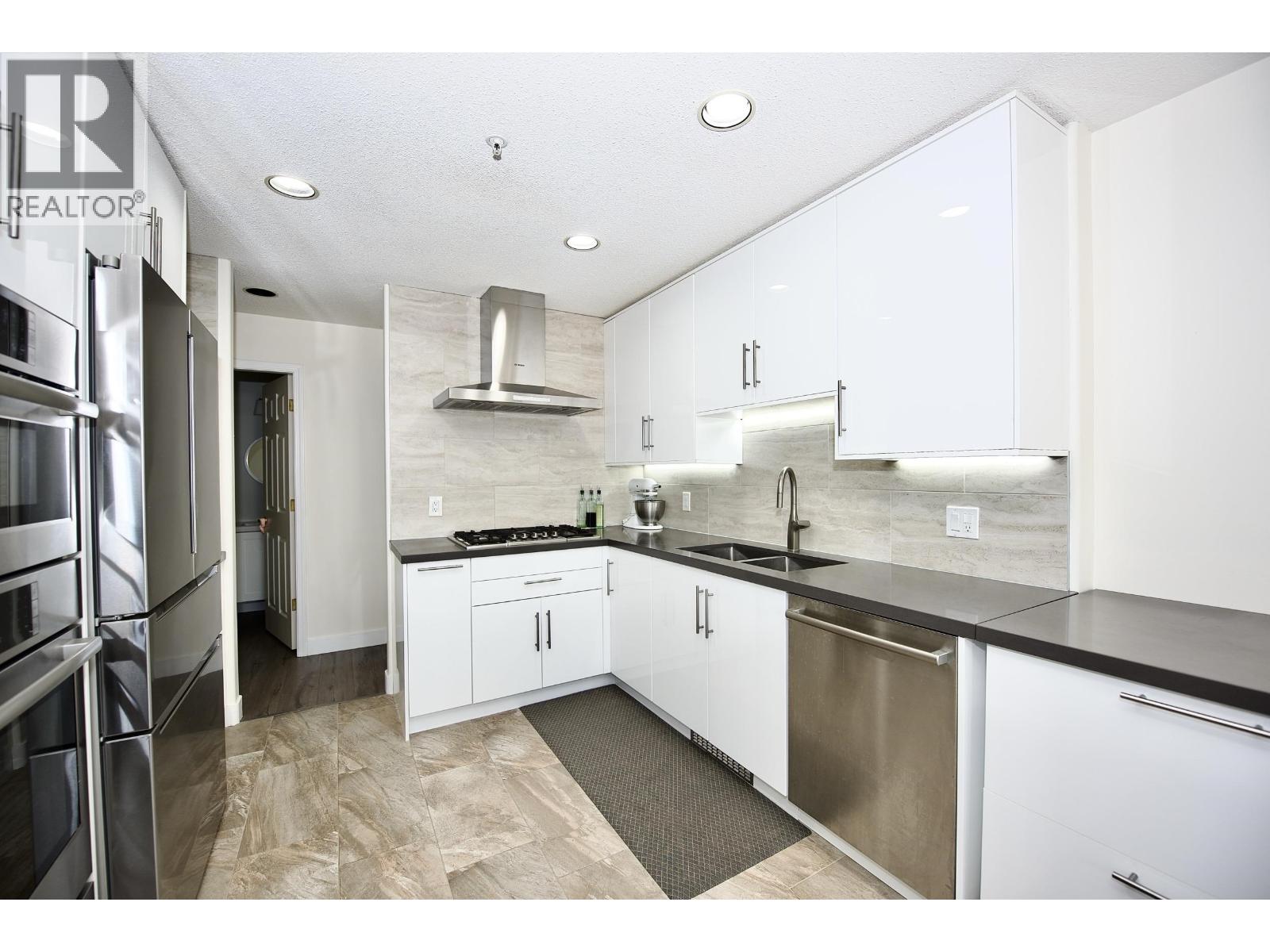 46 1370 Riverwood Gate Property Photo 11
