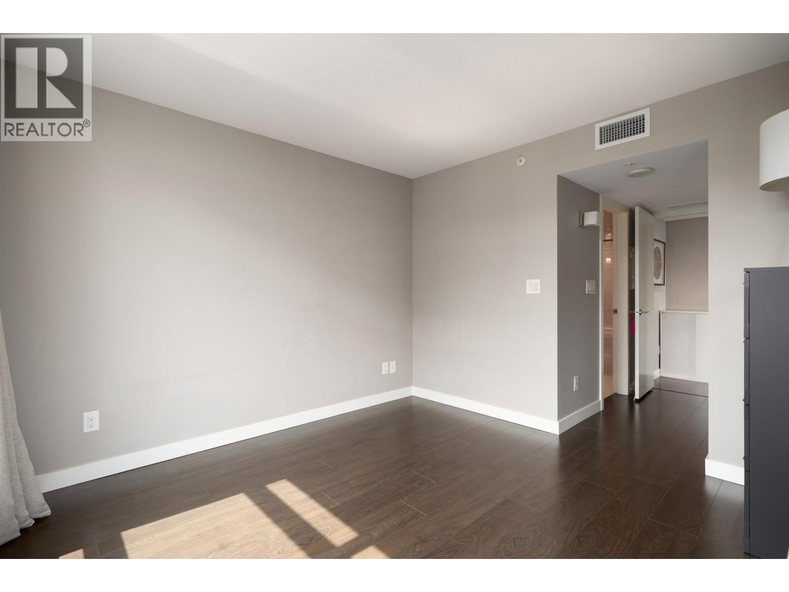 1202 6288 No. 3 Road Property Photo 6