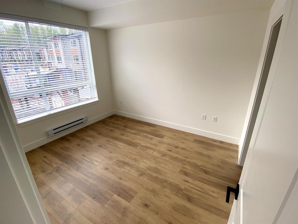 206 19935 75a Avenue Property Photo 7