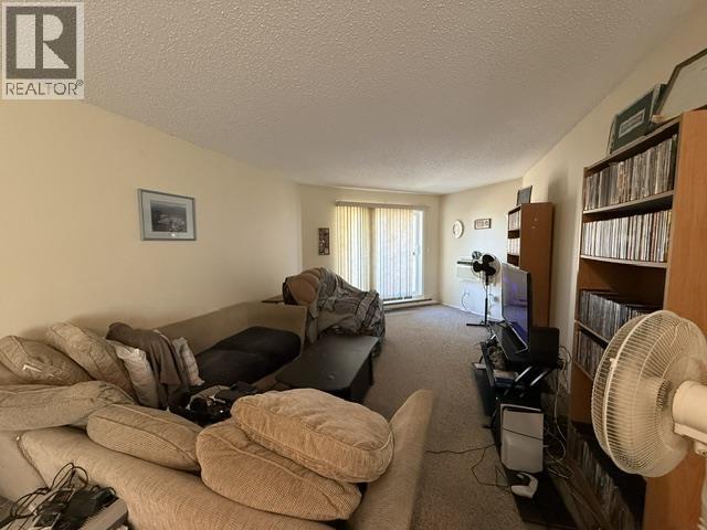 417 280 N Broadway Avenue Property Photo 6
