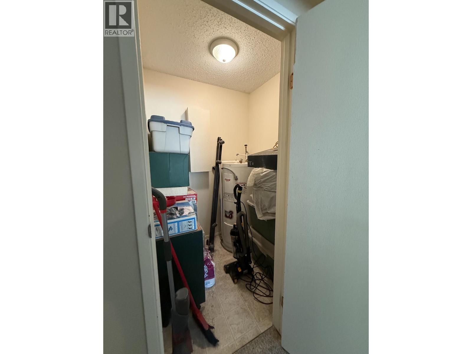 417 280 N Broadway Avenue Property Photo 13