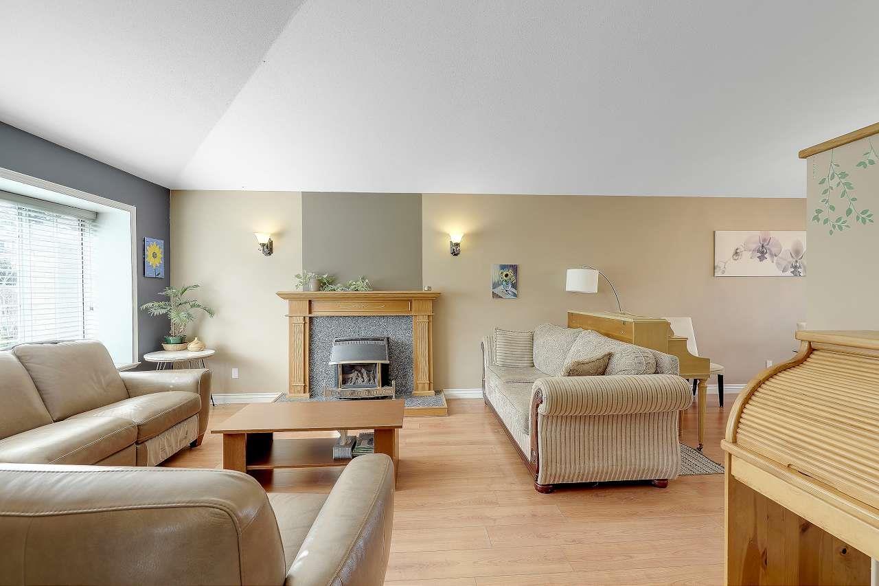9312 163 Street Property Photo 2