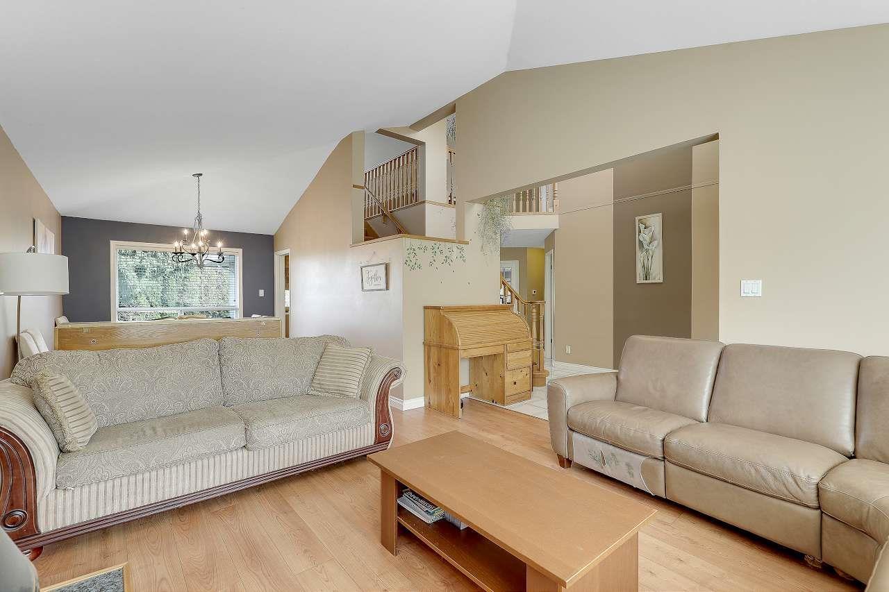 9312 163 Street Property Photo 3