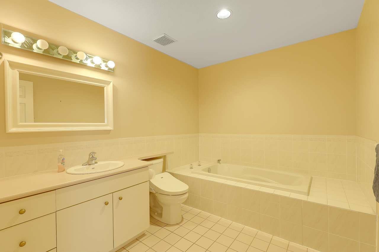 9312 163 Street Property Photo 16