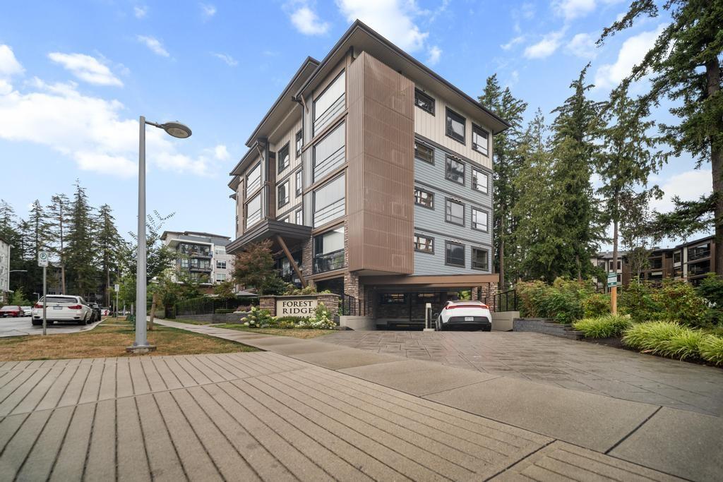 306 3535 146a Street Property Photo 1