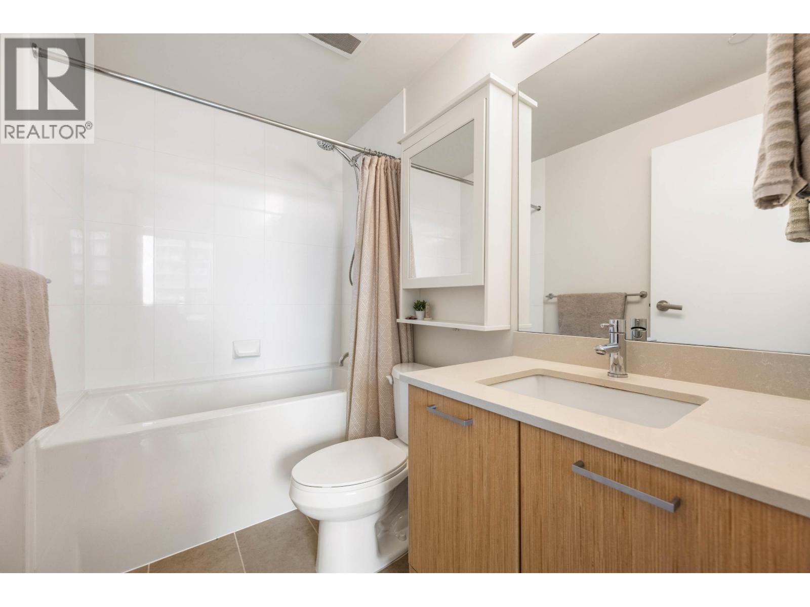 1707 301 Capilano Road Property Photo 17