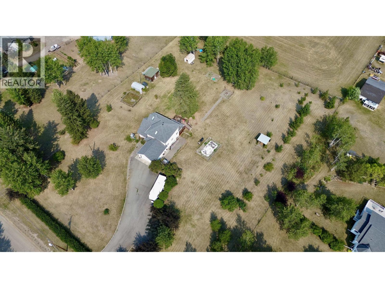 5581 Lakeside Court Property Photo 5
