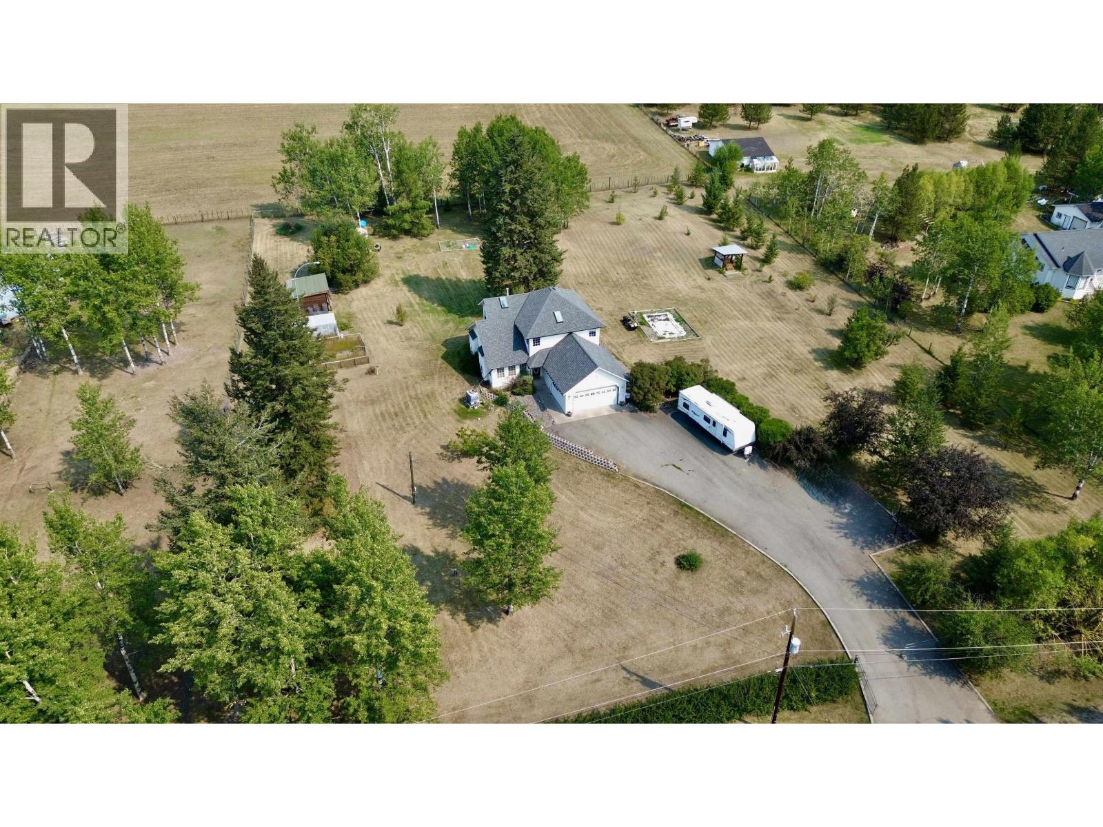 5581 Lakeside Court Property Photo 6