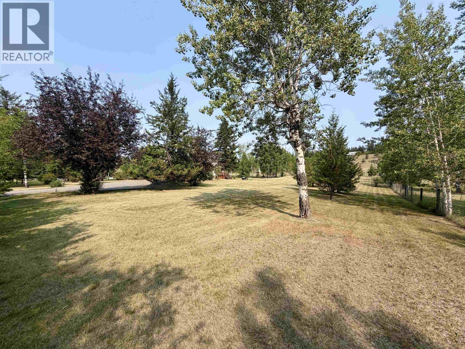 5581 Lakeside Court Property Photo 7