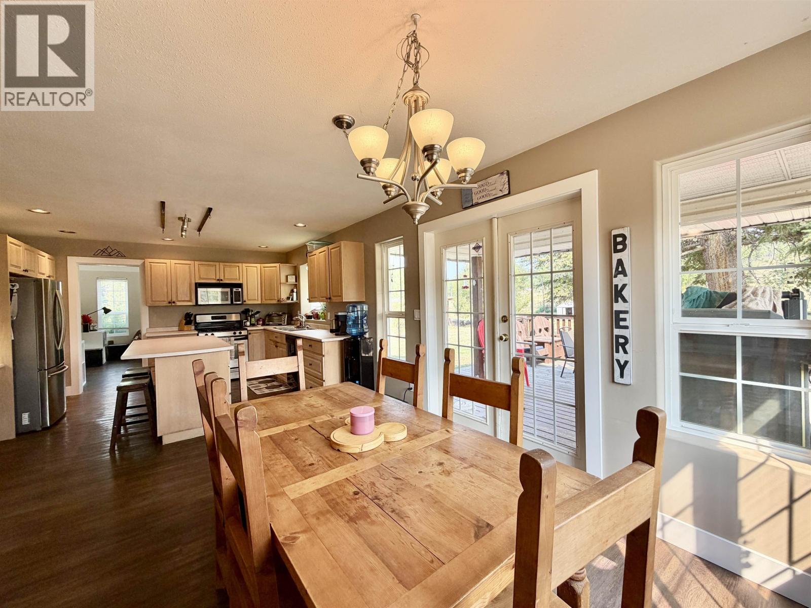 5581 Lakeside Court Property Photo 15