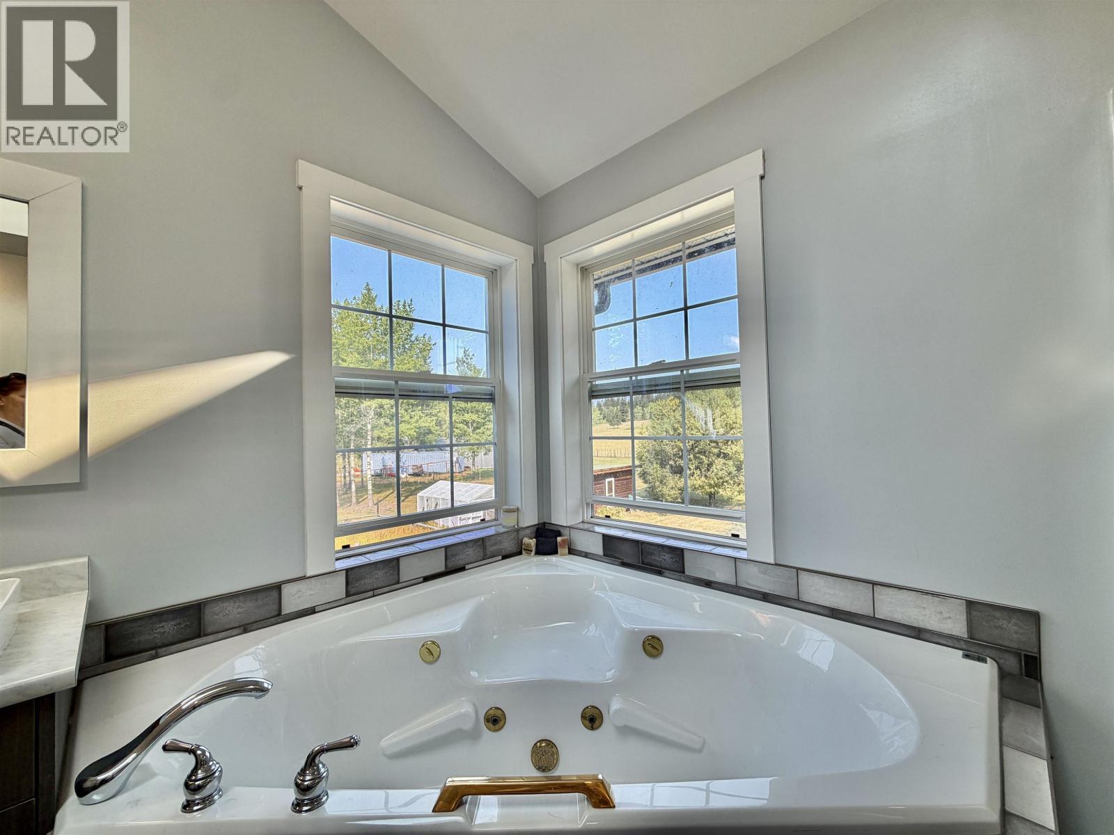 5581 Lakeside Court Property Photo 23