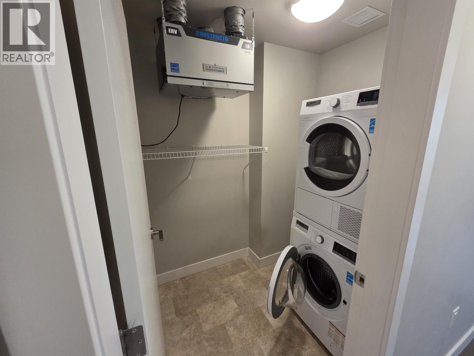 401 8725 University Crescent Property Photo 8