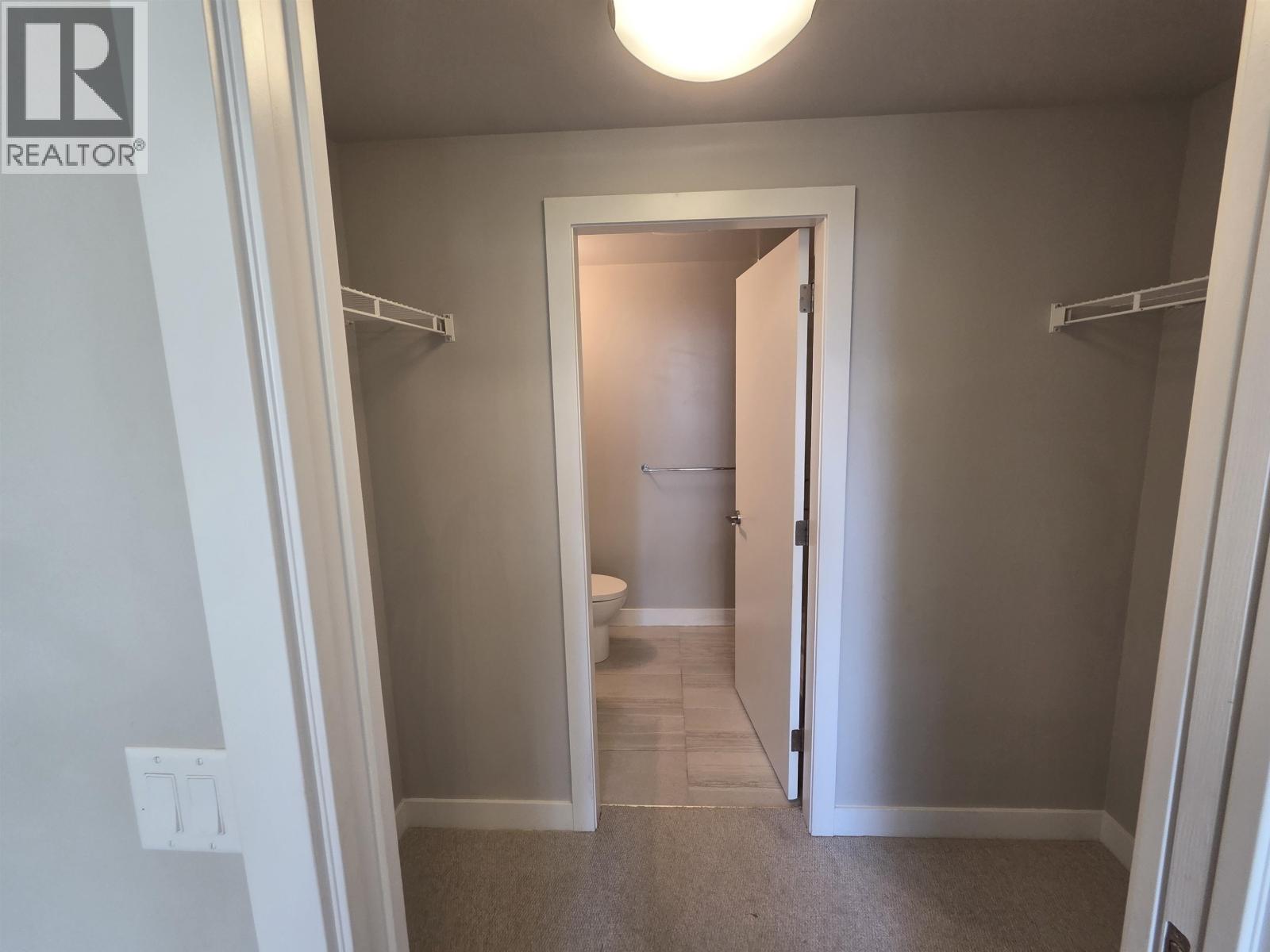 401 8725 University Crescent Property Photo 12