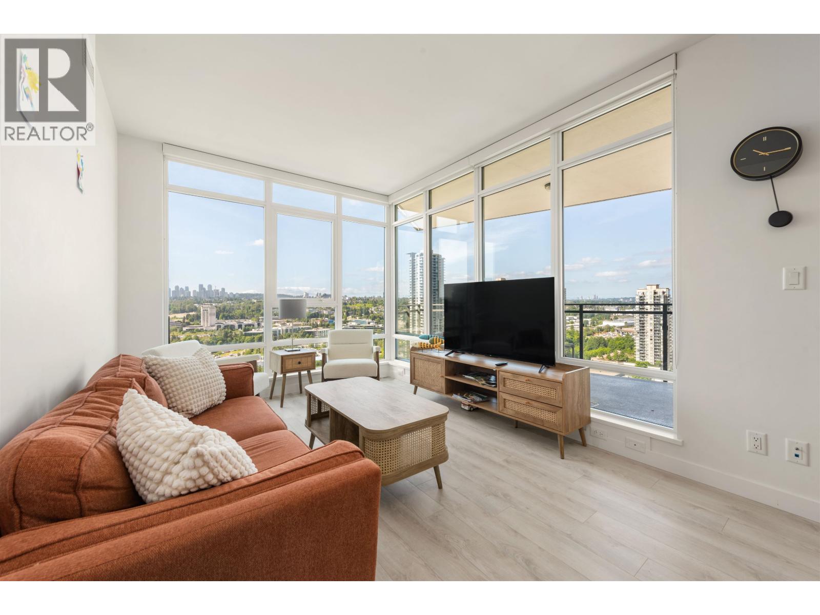 1808 2085 Skyline Crescent Property Photo 3
