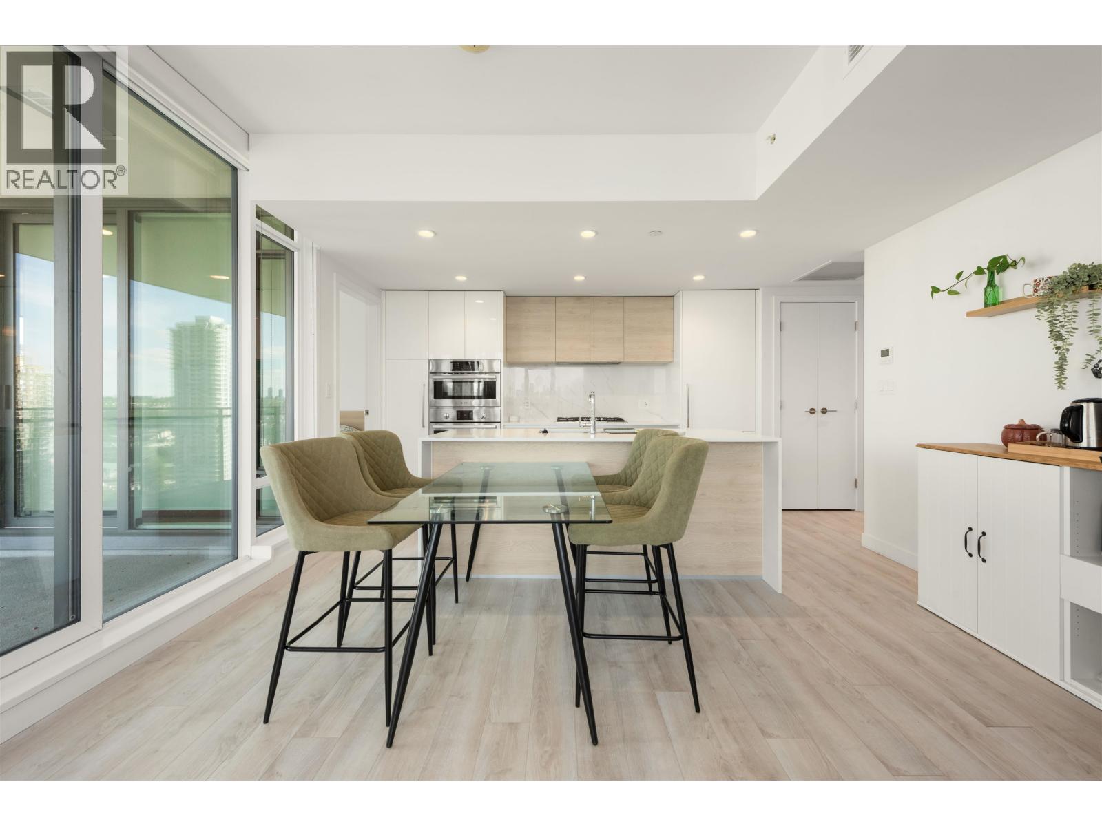 1808 2085 Skyline Crescent Property Photo 7
