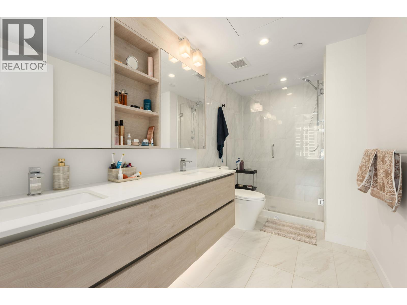 1808 2085 Skyline Crescent Property Photo 17