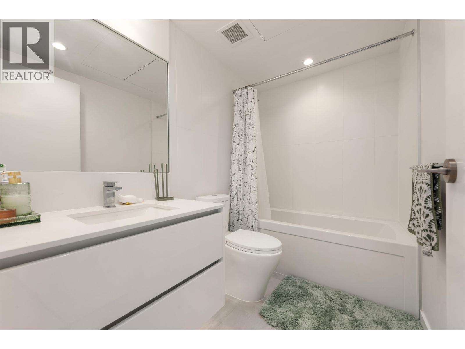 1808 2085 Skyline Crescent Property Photo 21