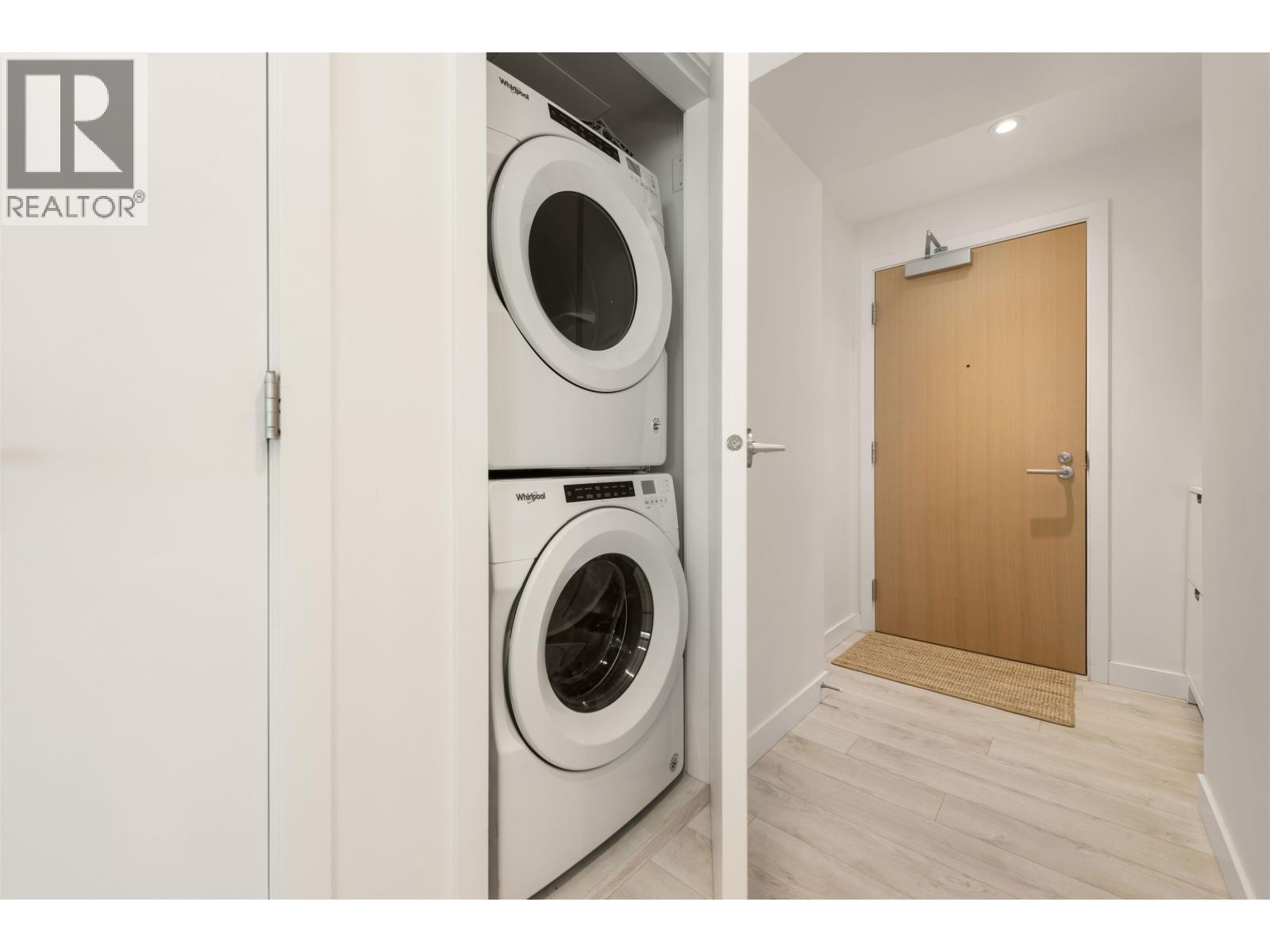 1808 2085 Skyline Crescent Property Photo 28