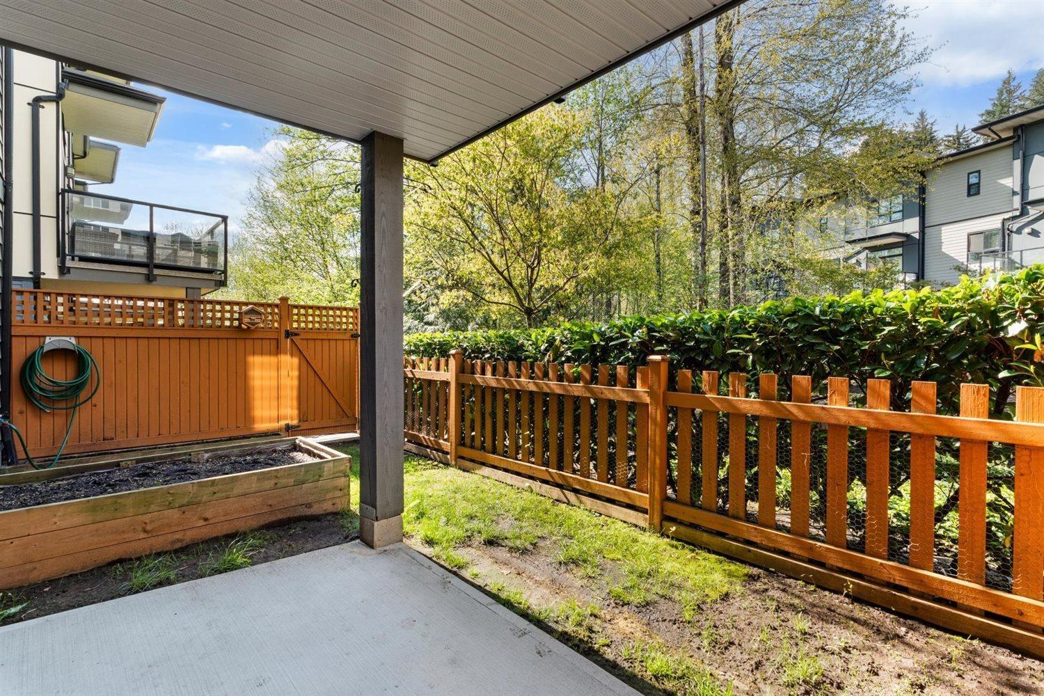 6 1968 North Parallel Road Property Photo 27