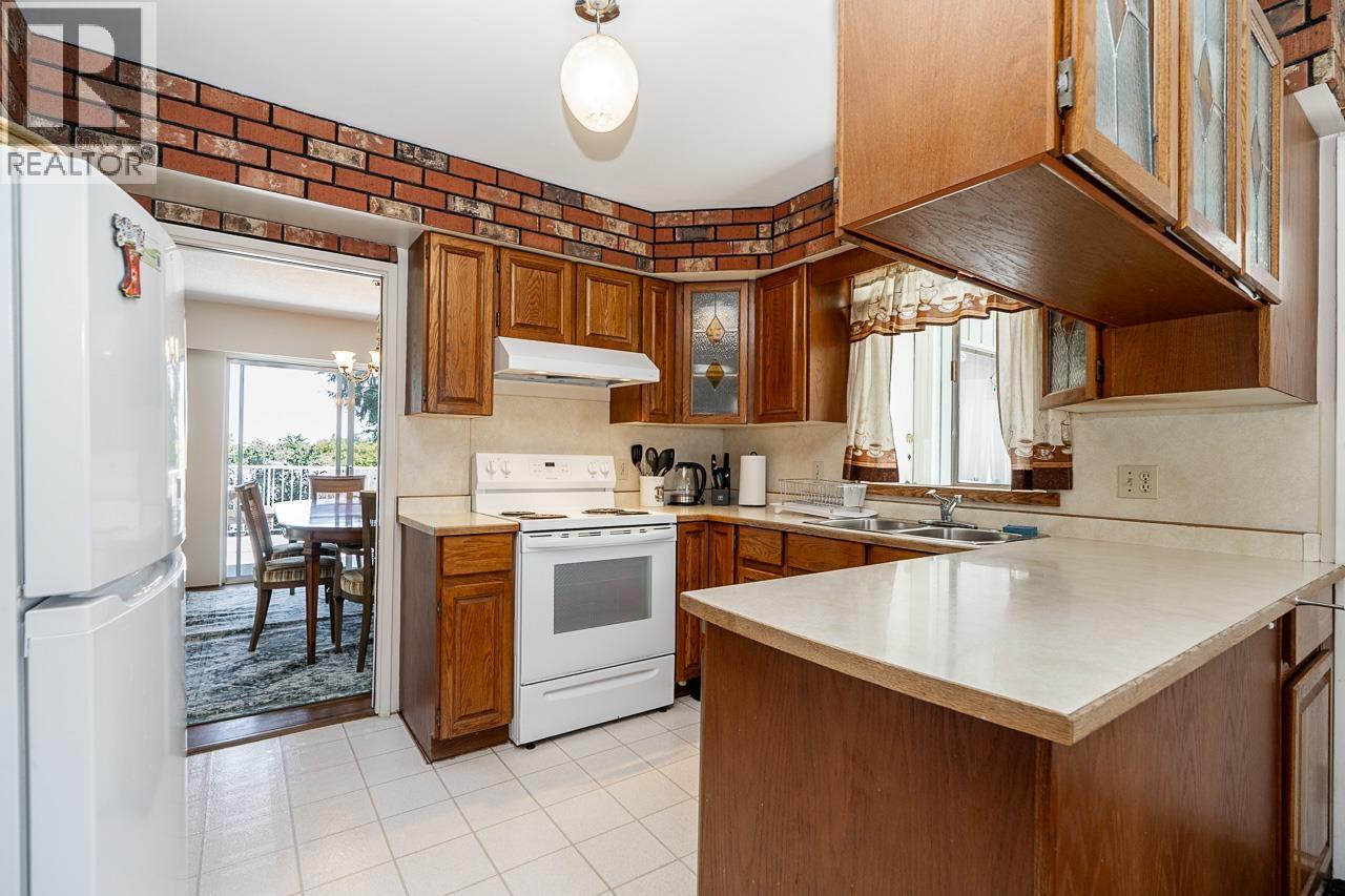 40 E Tenth Avenue Property Photo 6