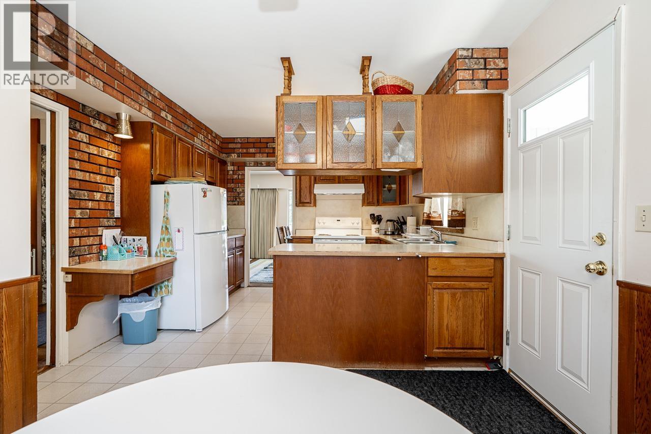 40 E Tenth Avenue Property Photo 8