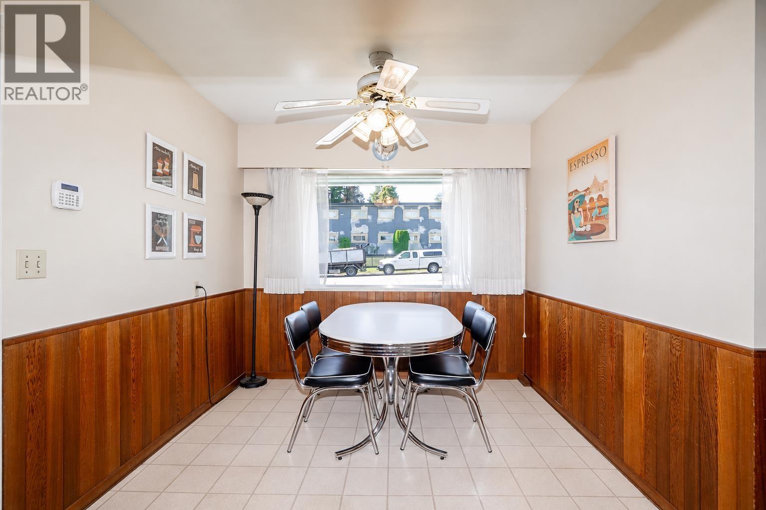 40 E Tenth Avenue Property Photo 9