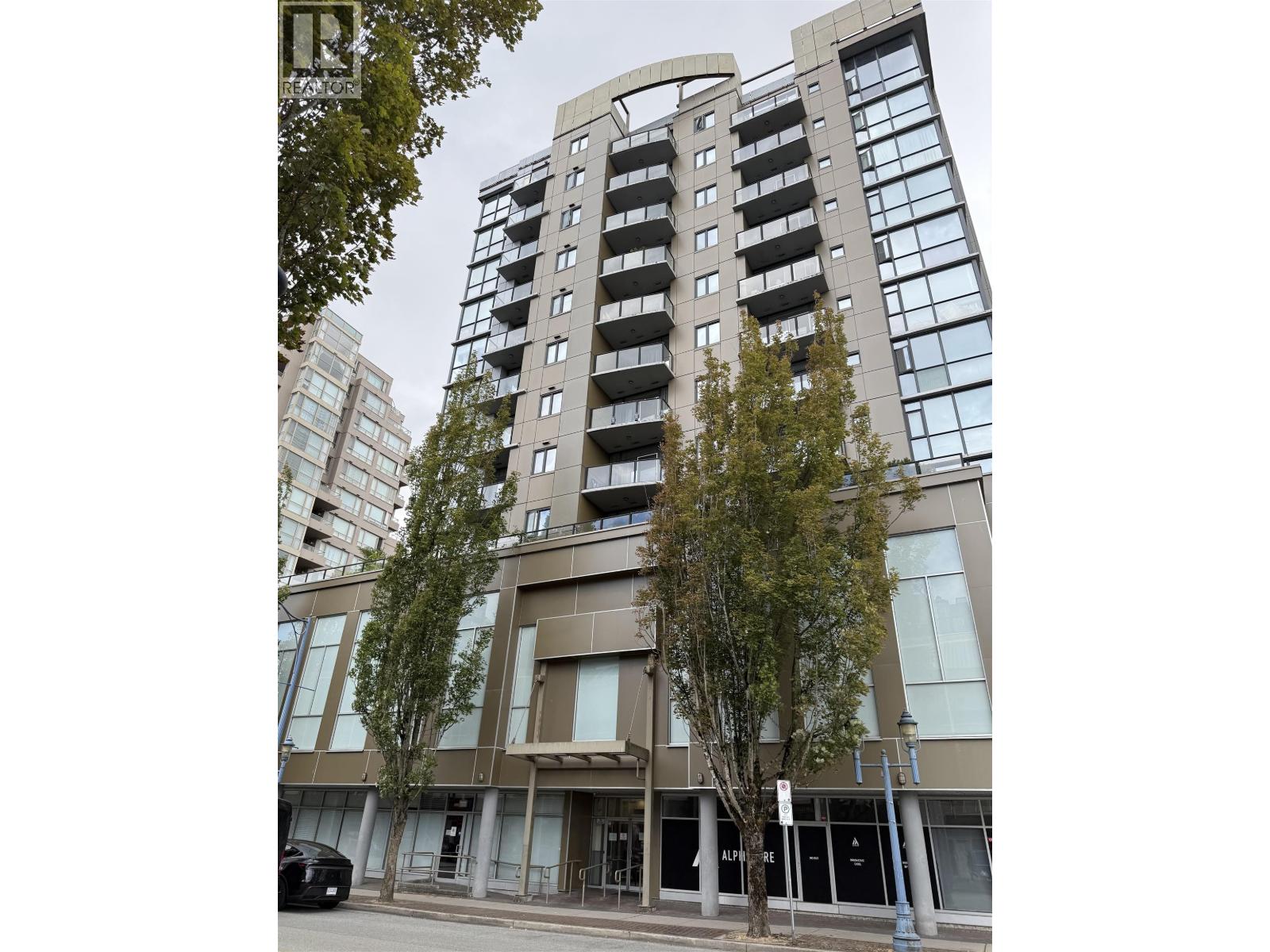 703 6133 BUSWELL STREET Property Photo 1