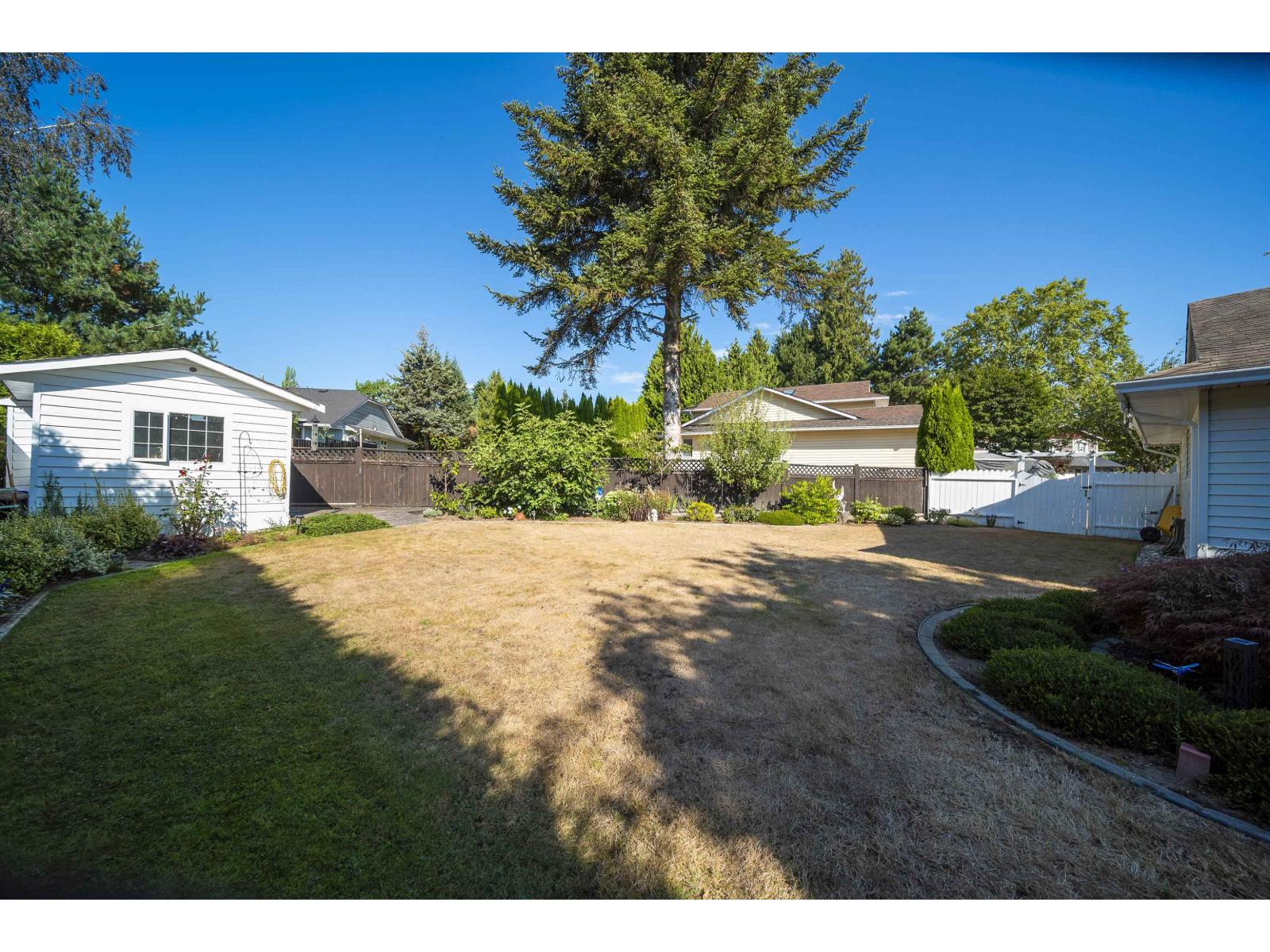 17346 60a Avenue Property Photo 5