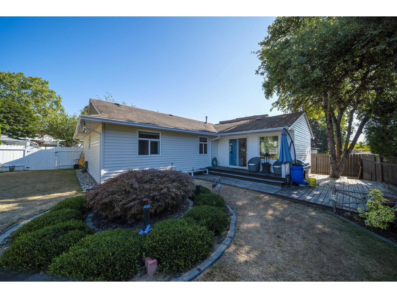 17346 60a Avenue Property Photo 8