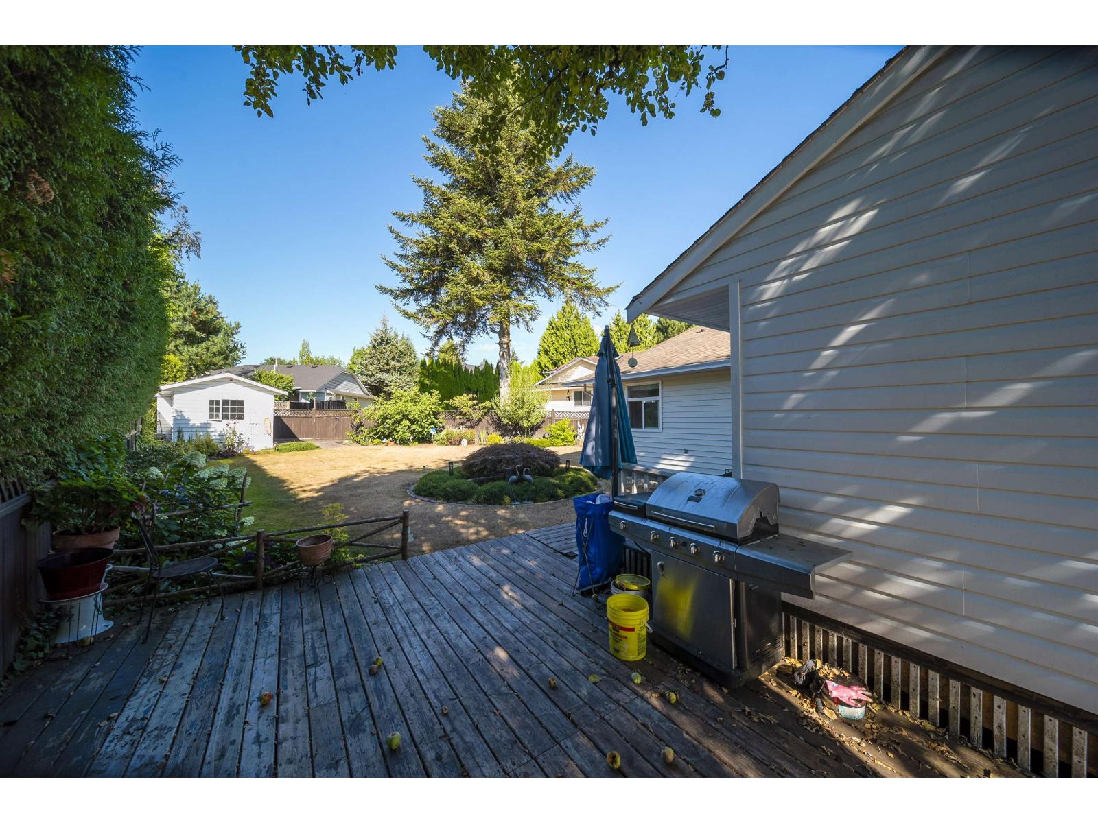 17346 60a Avenue Property Photo 11