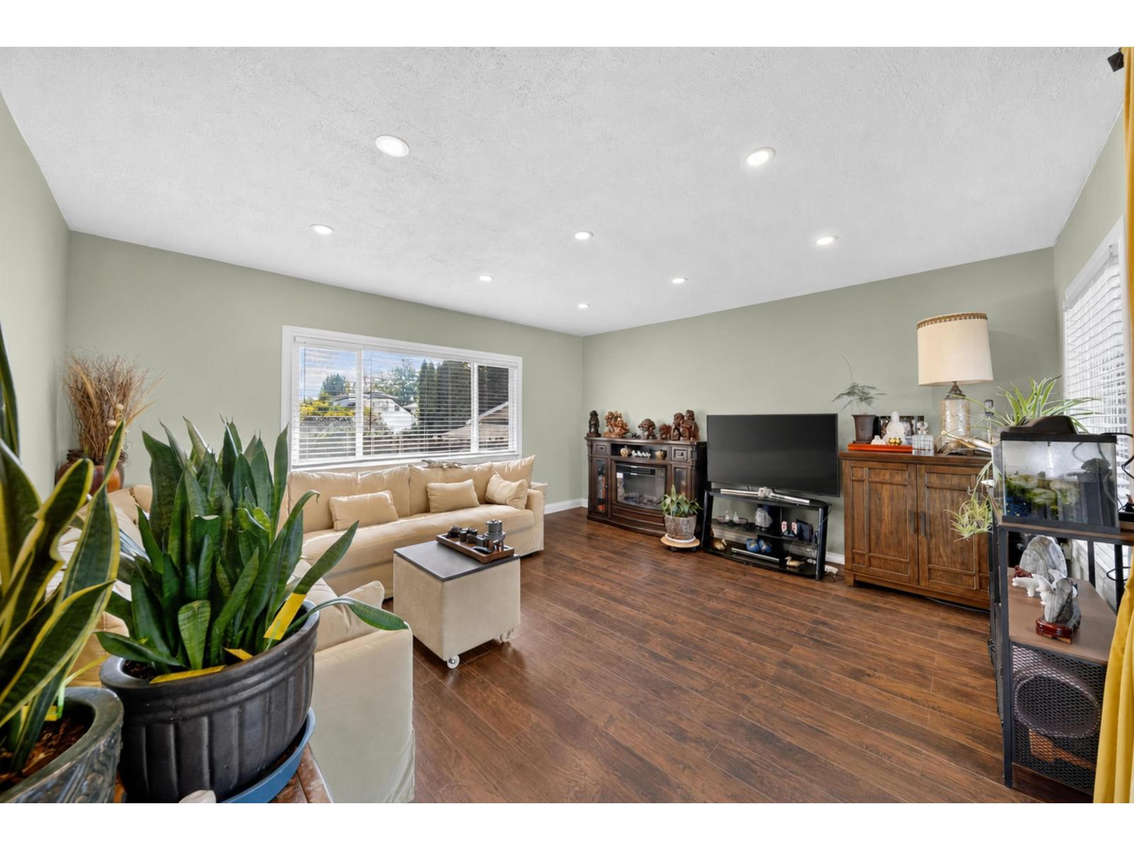 17346 60a Avenue Property Photo 31