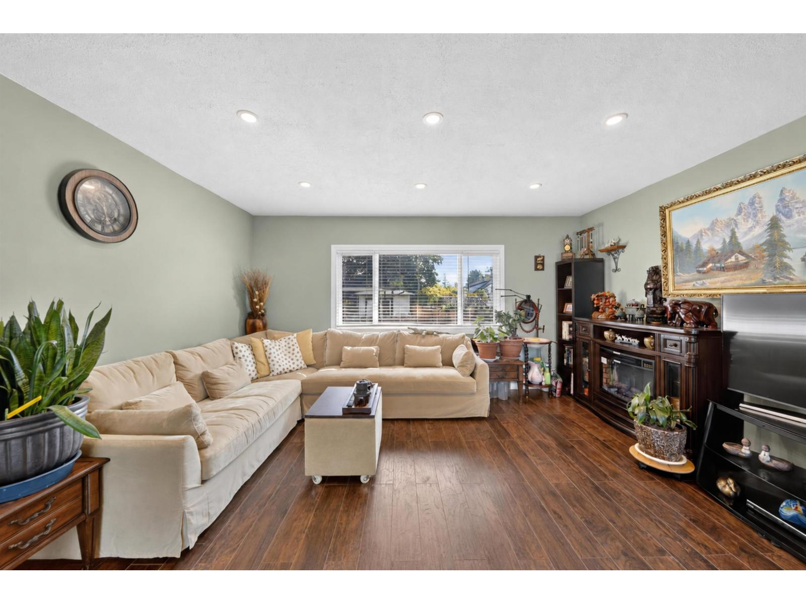 17346 60a Avenue Property Photo 32