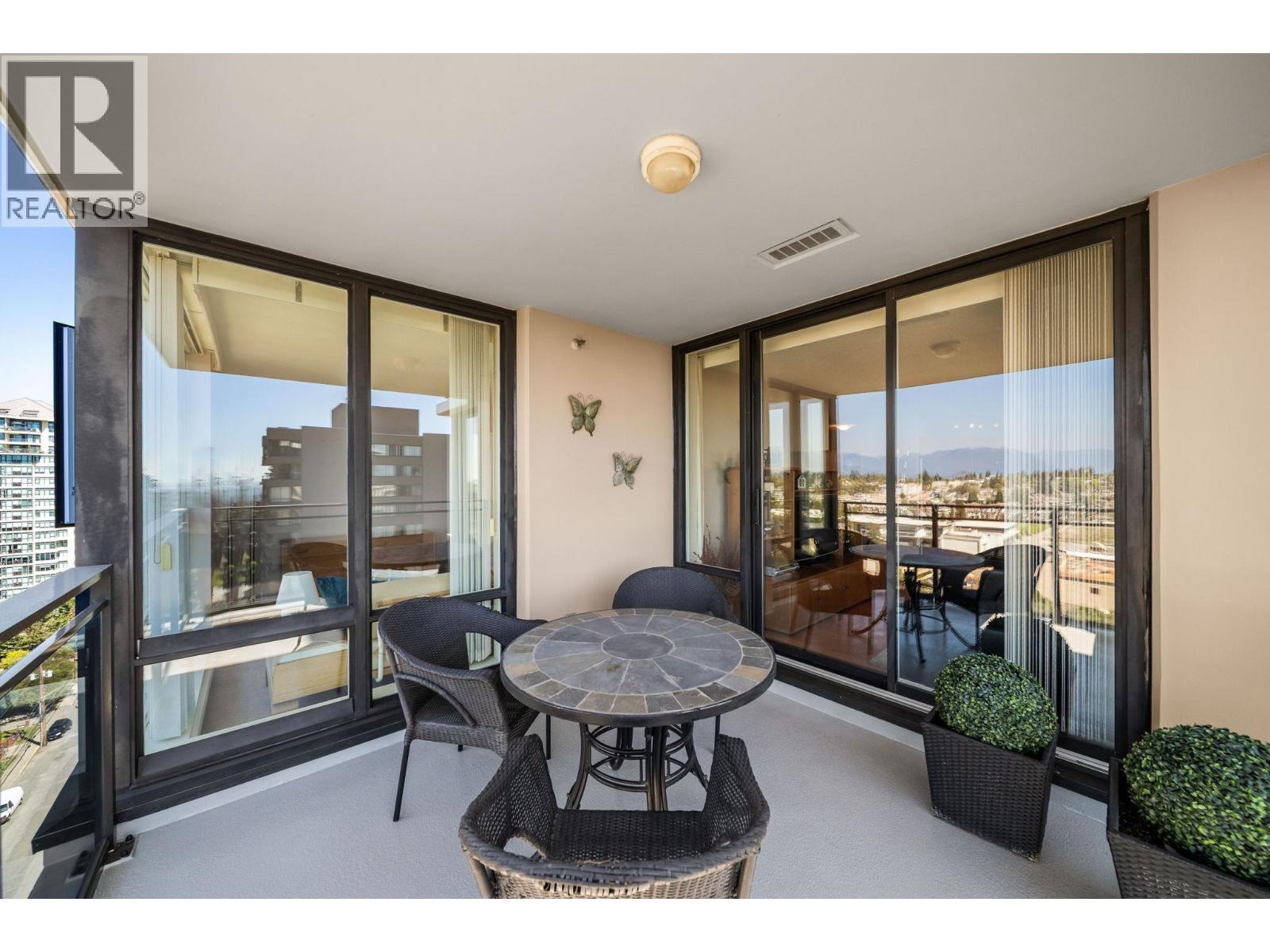 1602 720 Hamilton Street Property Photo 4