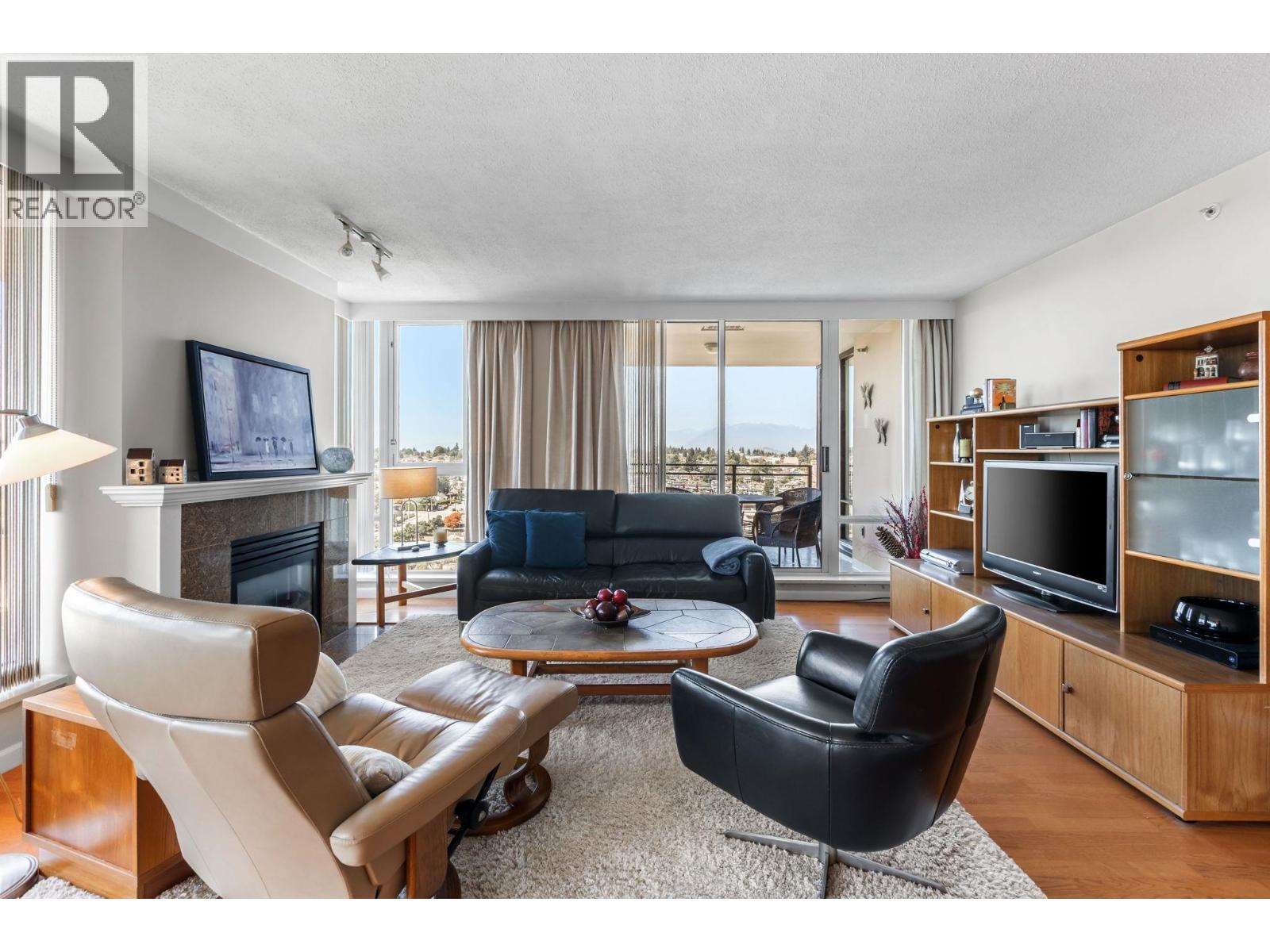 1602 720 Hamilton Street Property Photo 6