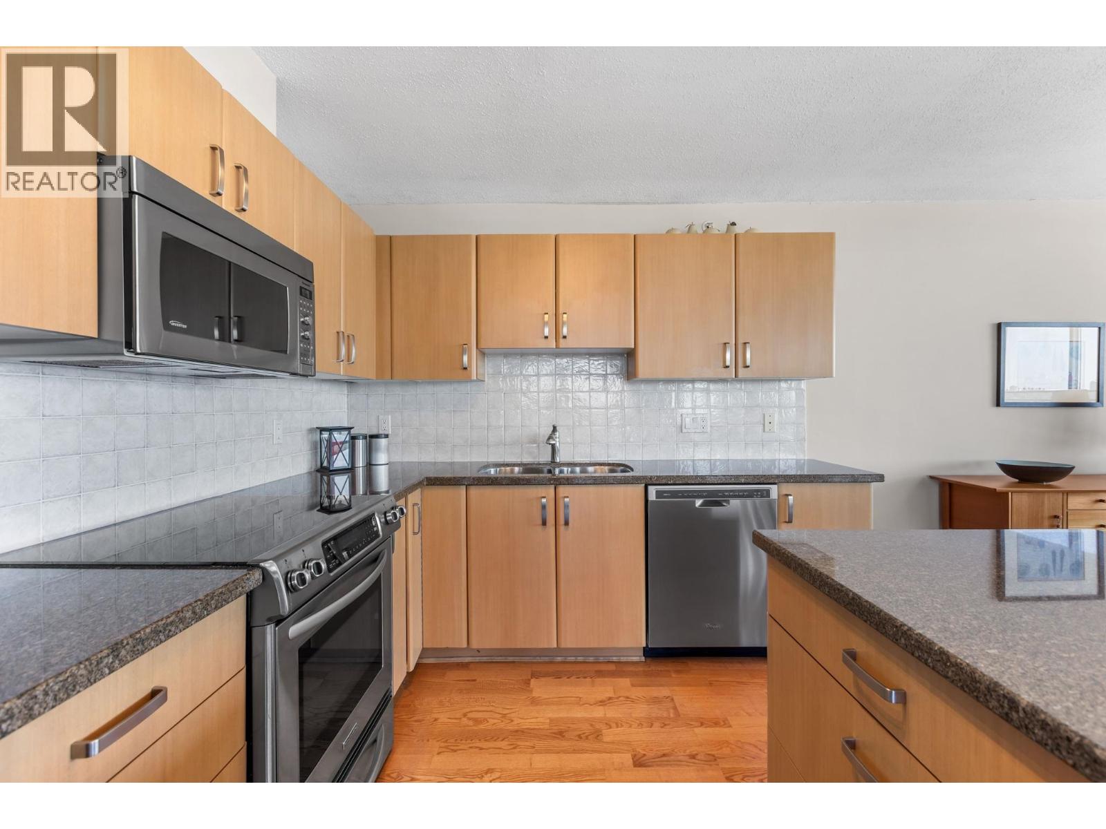 1602 720 Hamilton Street Property Photo 11