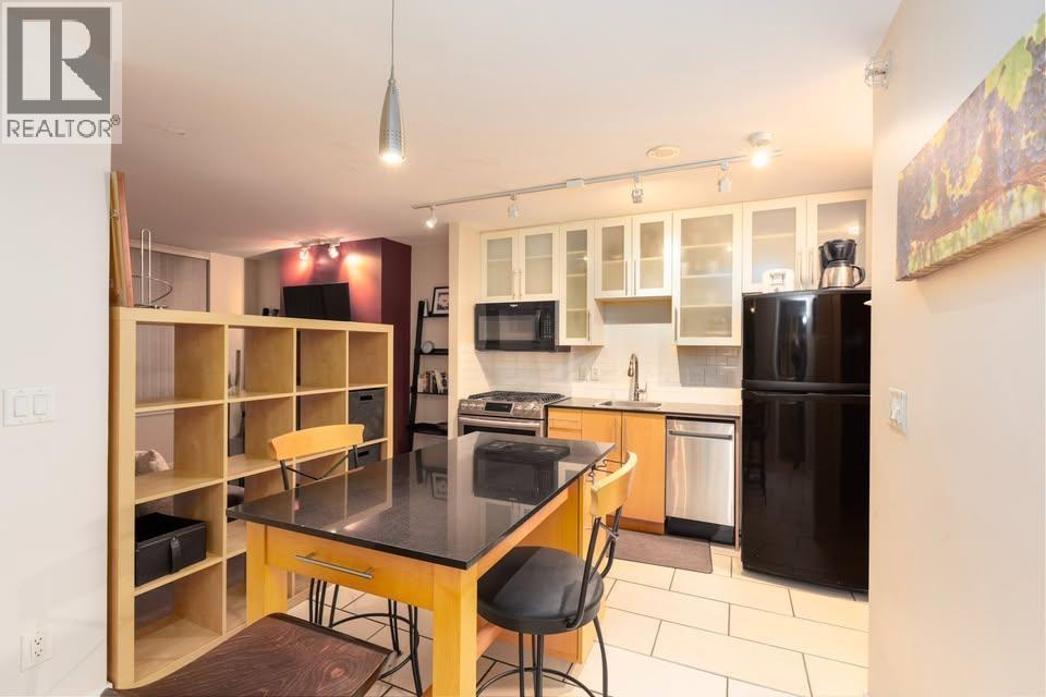 401 1225 Richards Street Property Photo 3