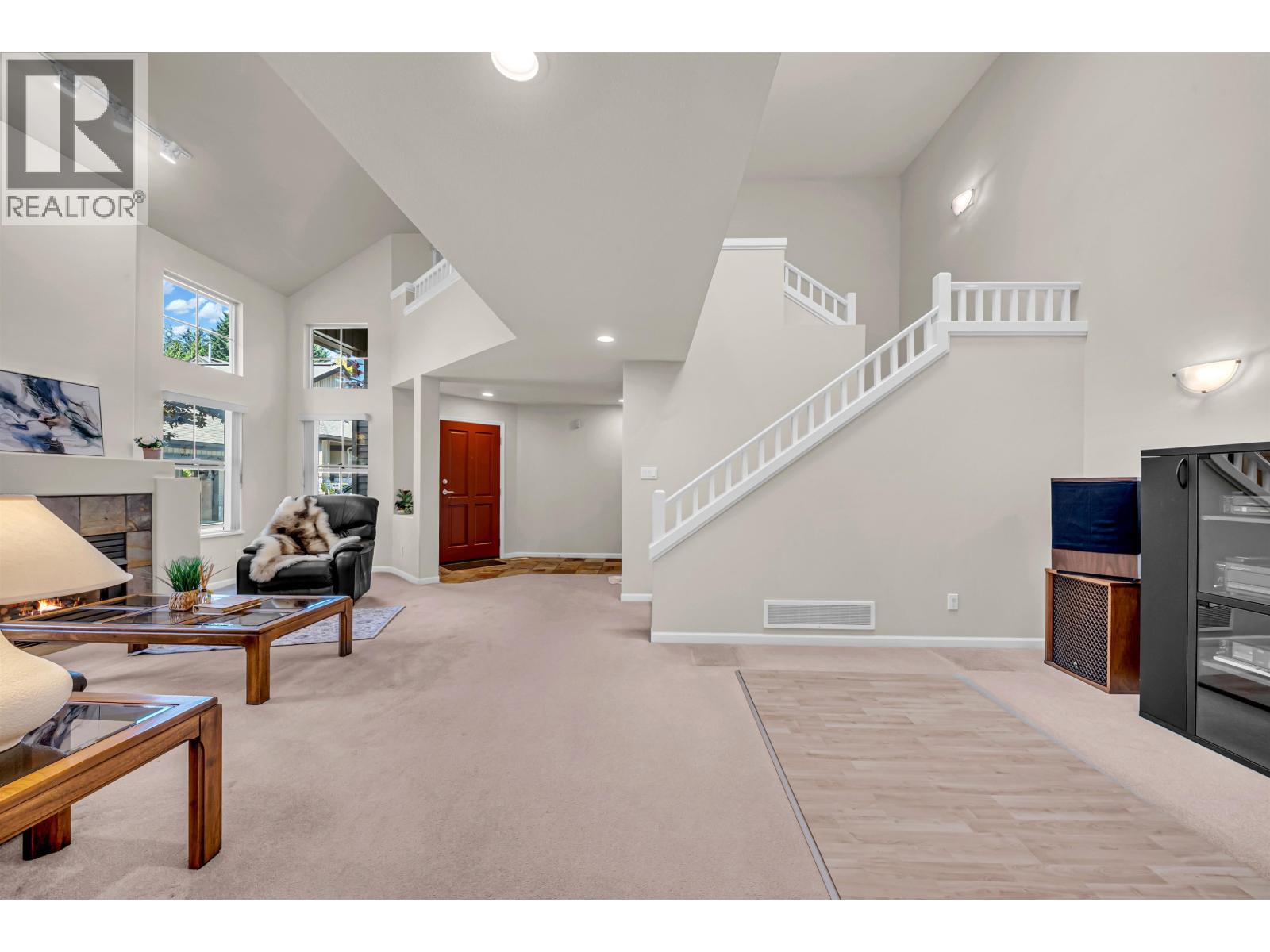 55 1550 Larkhall Crescent Property Photo 6