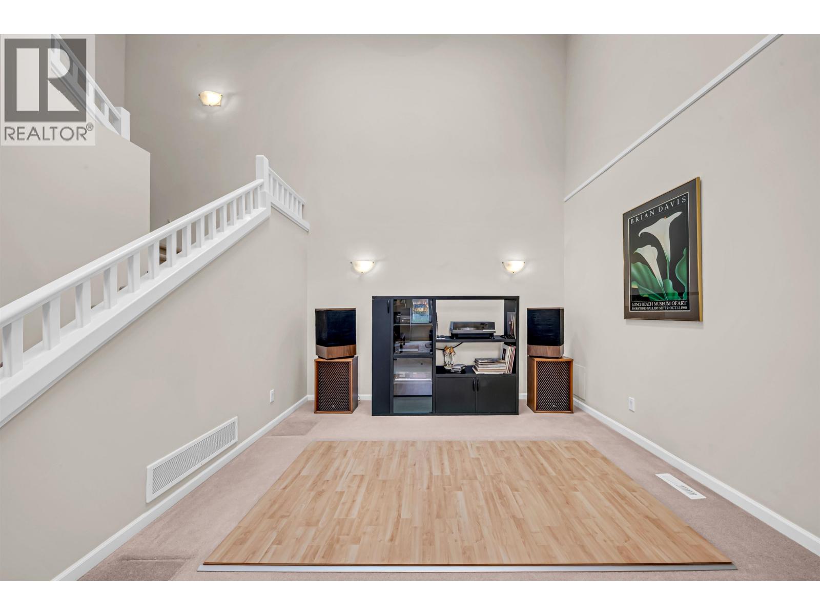 55 1550 Larkhall Crescent Property Photo 7
