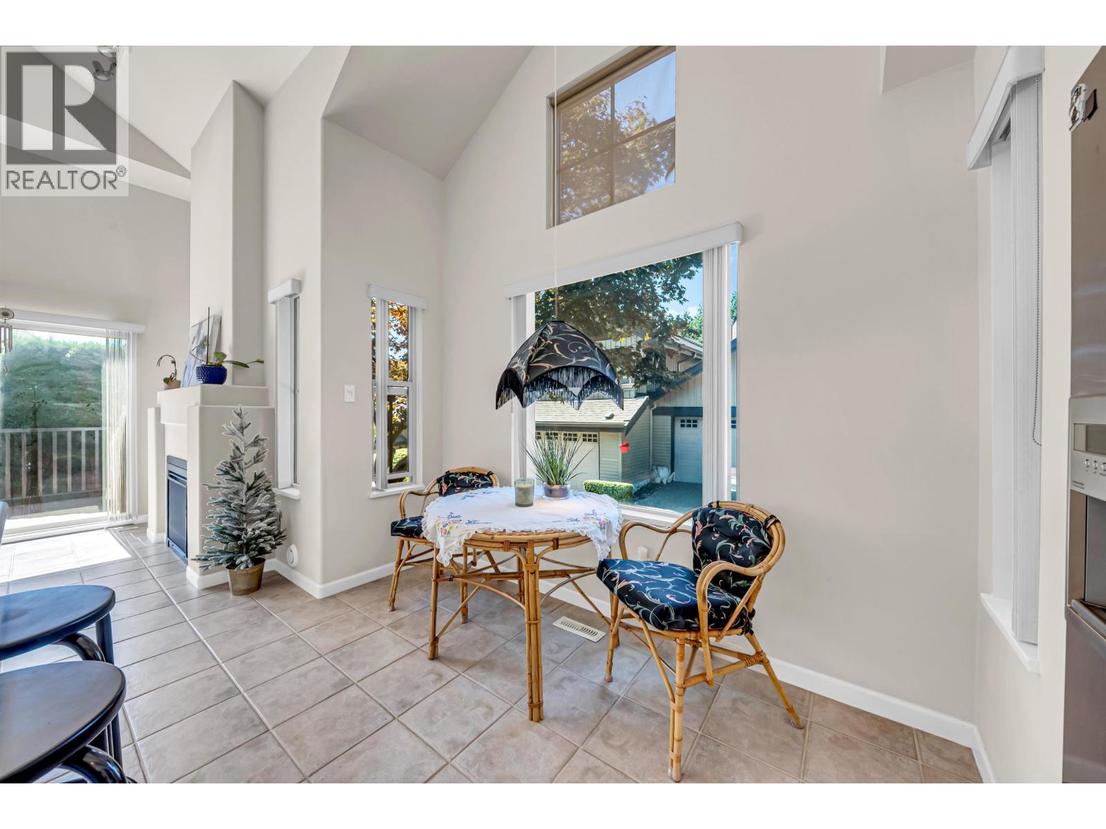 55 1550 Larkhall Crescent Property Photo 11