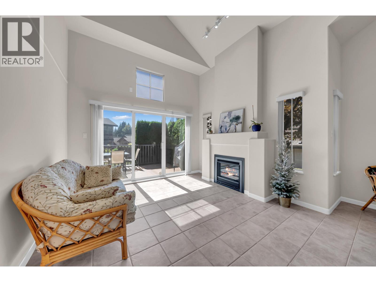 55 1550 Larkhall Crescent Property Photo 12