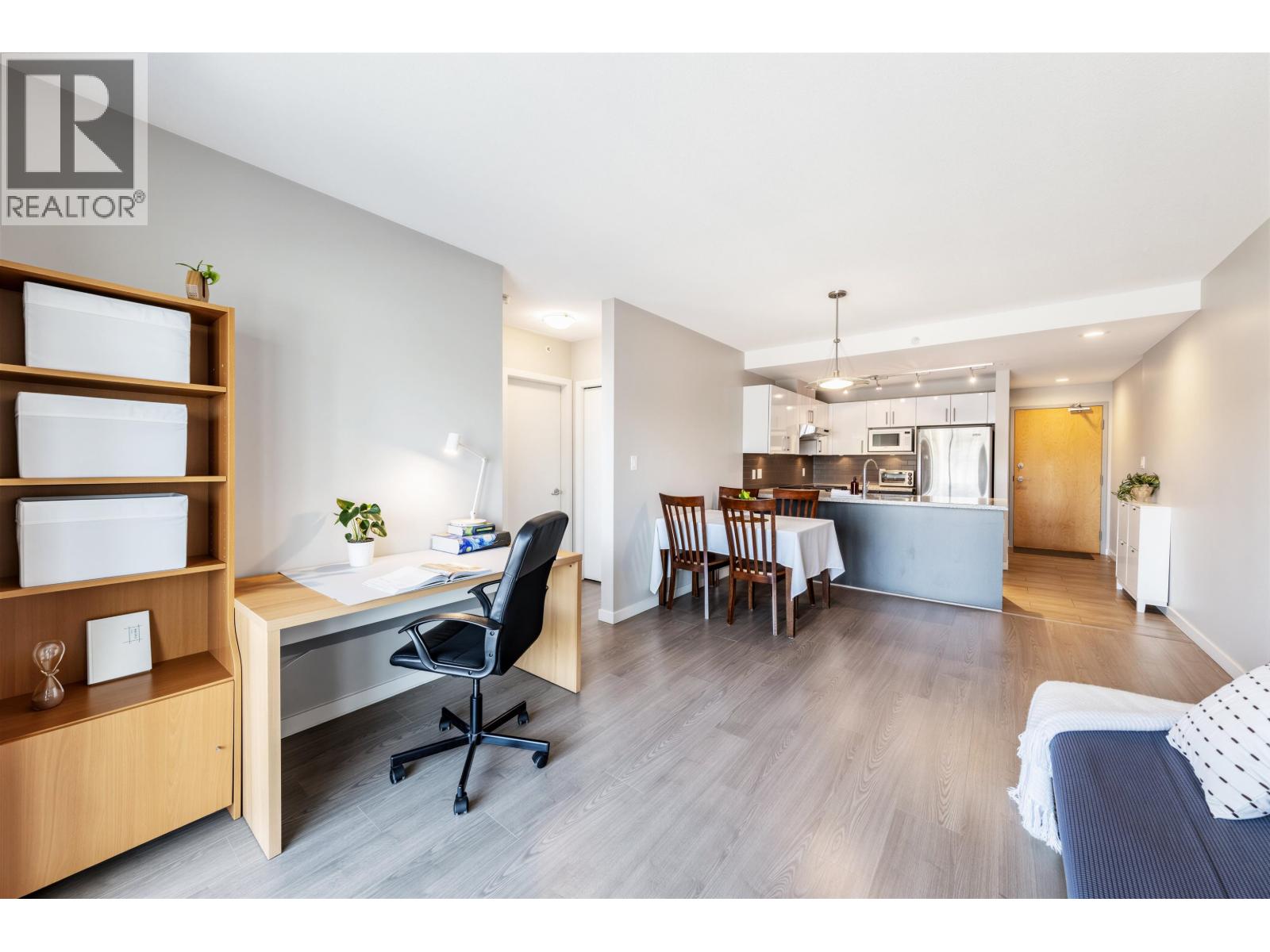 1904 14 Begbie Street Property Photo 6