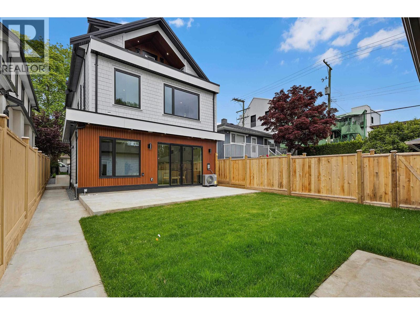 2 182 Ontario Place Property Photo 1