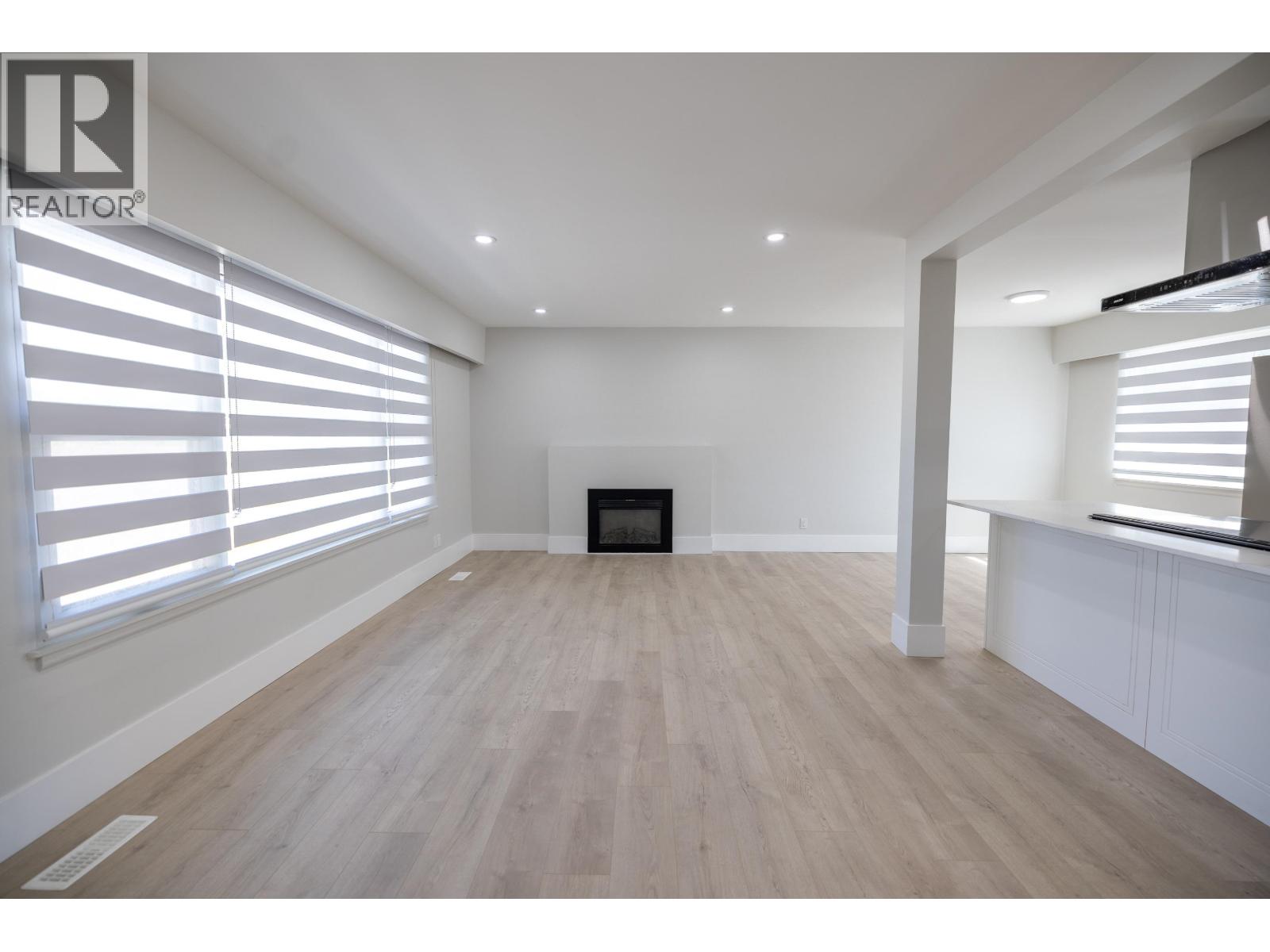 1558 Carney Street Property Photo 3