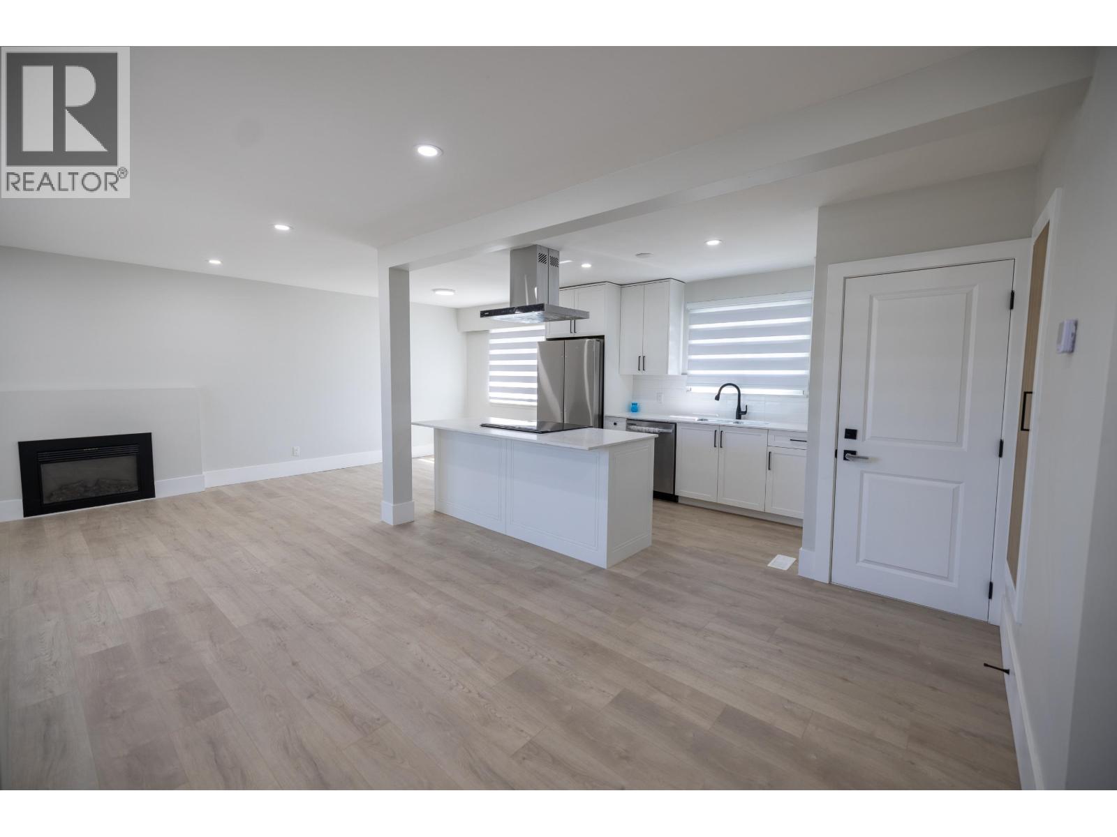 1558 Carney Street Property Photo 4
