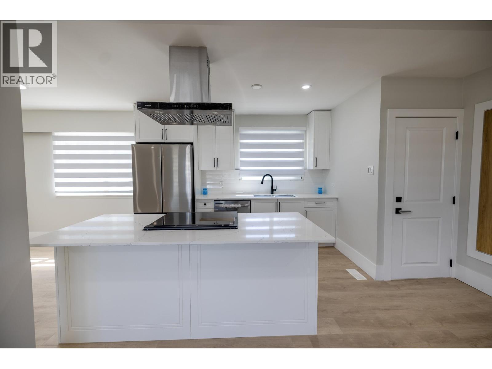1558 Carney Street Property Photo 6