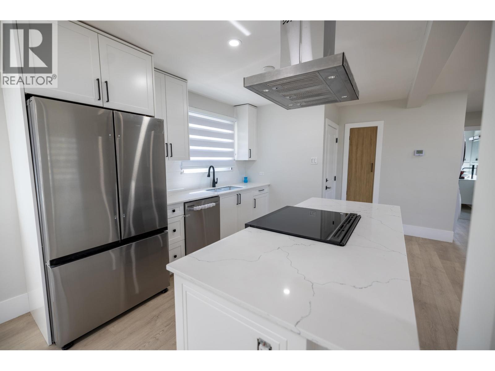 1558 Carney Street Property Photo 8