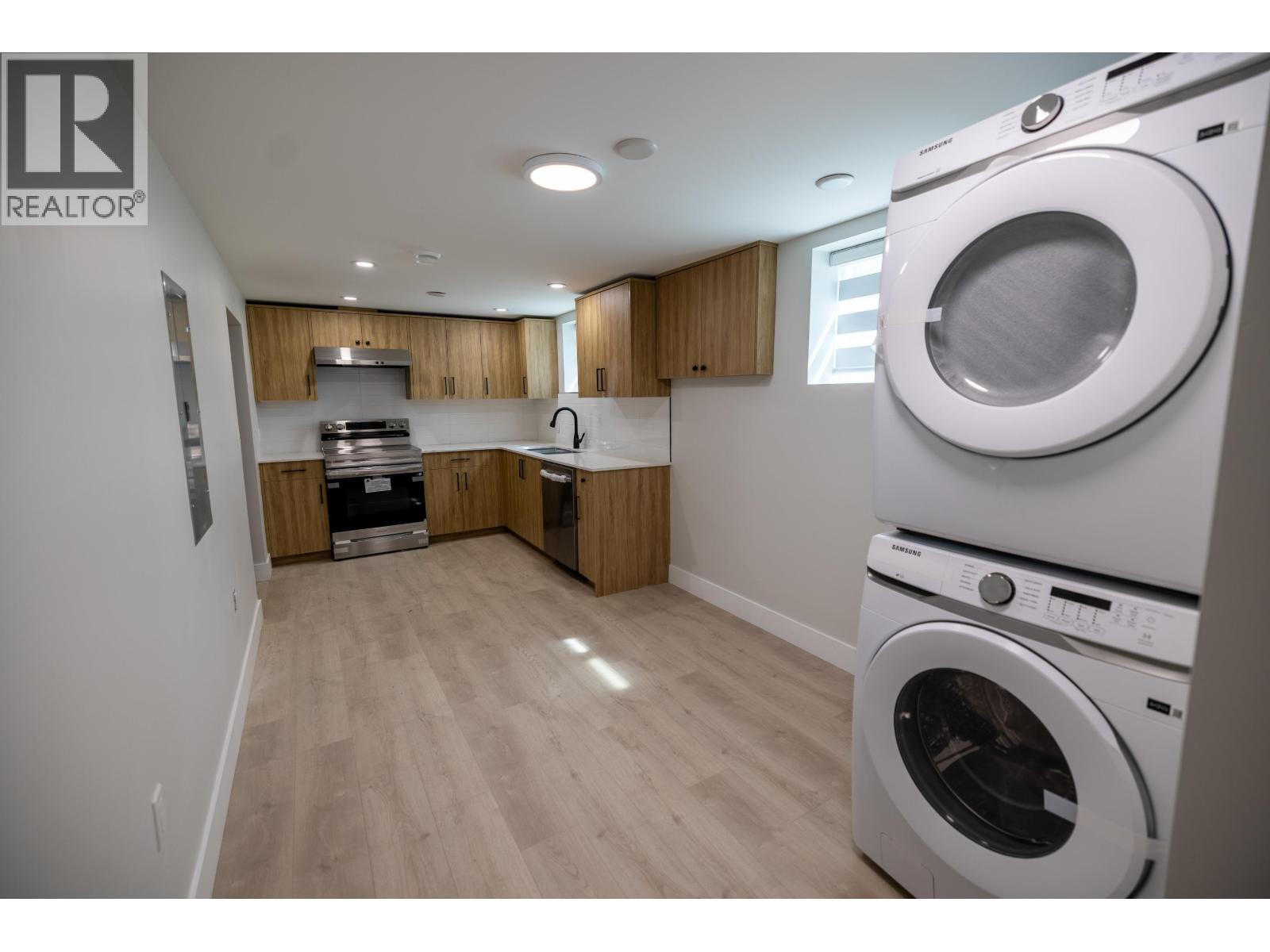 1558 Carney Street Property Photo 16