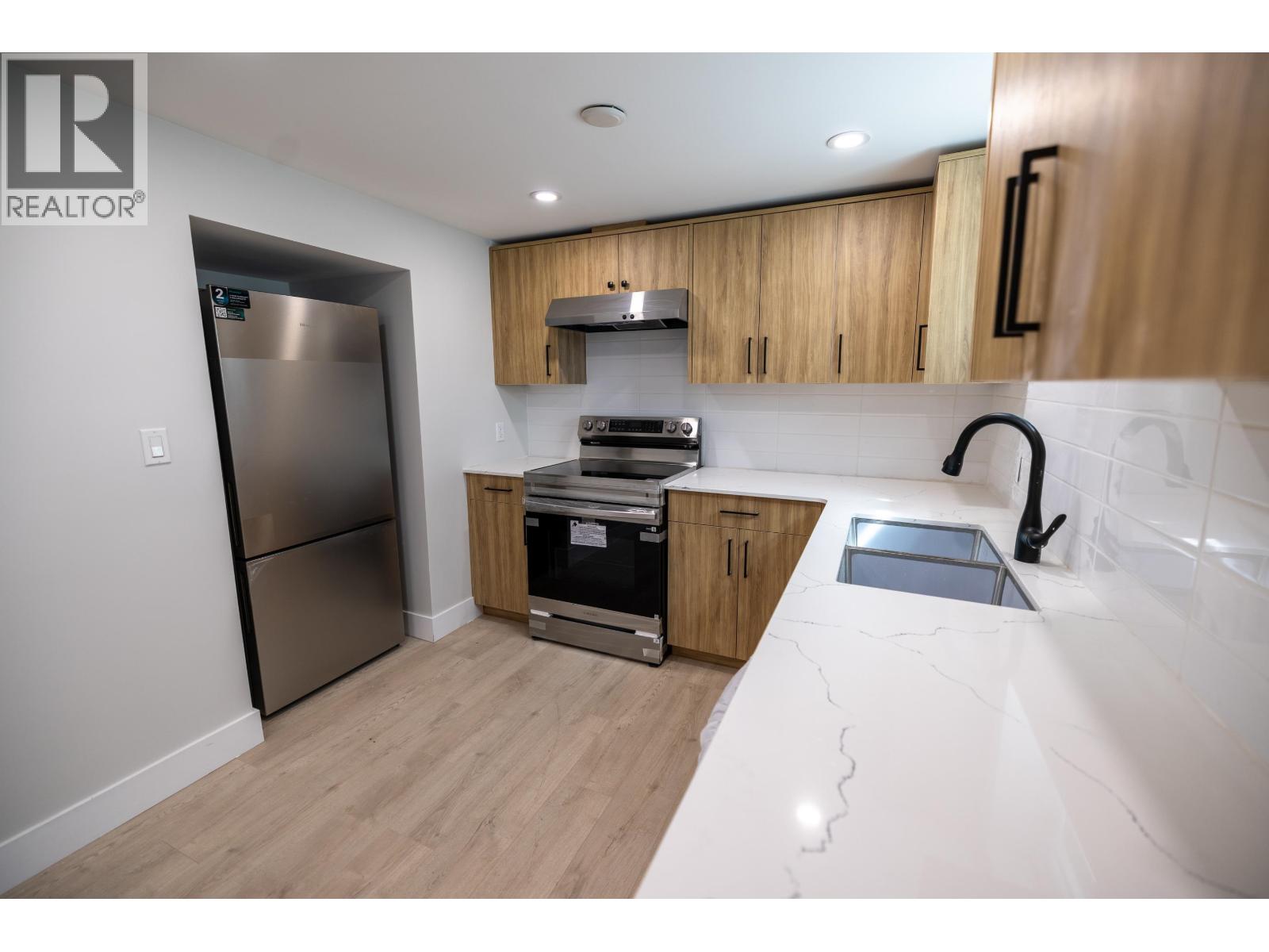 1558 Carney Street Property Photo 22