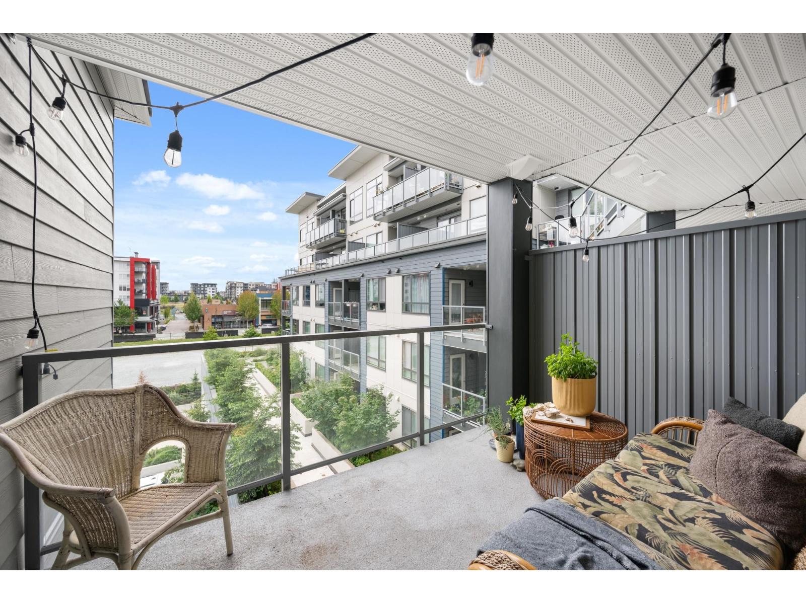 401 7920 206 Street Property Photo 13