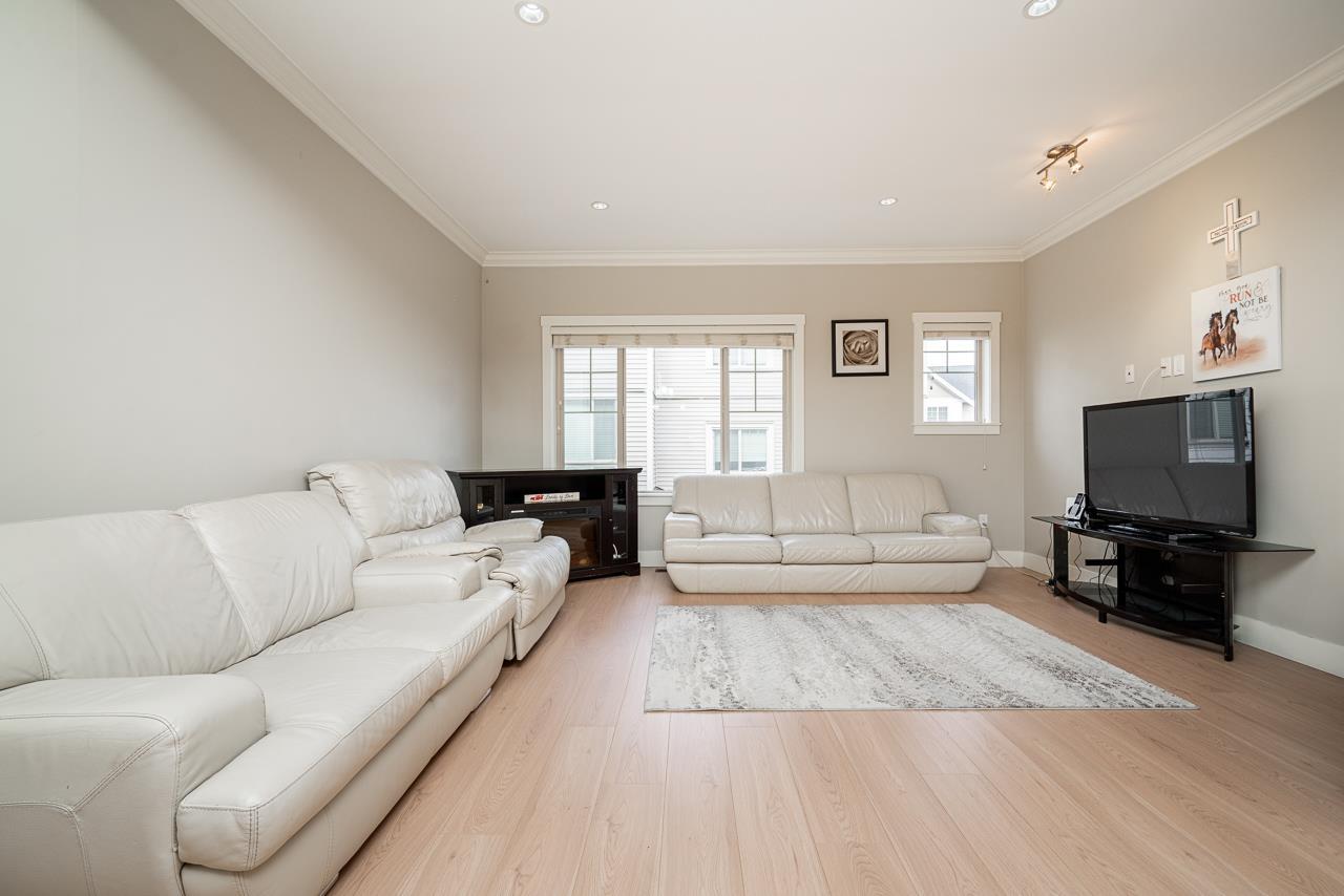 15 19097 64 Avenue Property Photo 7
